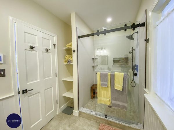Cape Cod Home 995001