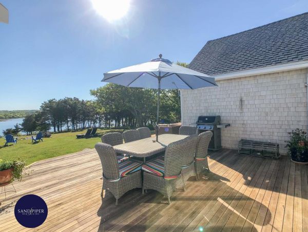 Cape Cod Home 995001