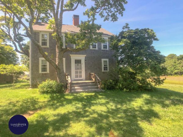 Cape Cod Home 995003