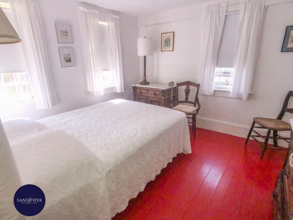 Cape Cod Home 995003