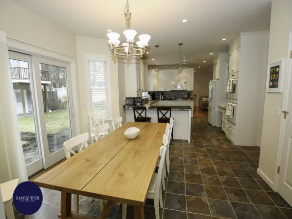 Cape Cod Home 995004