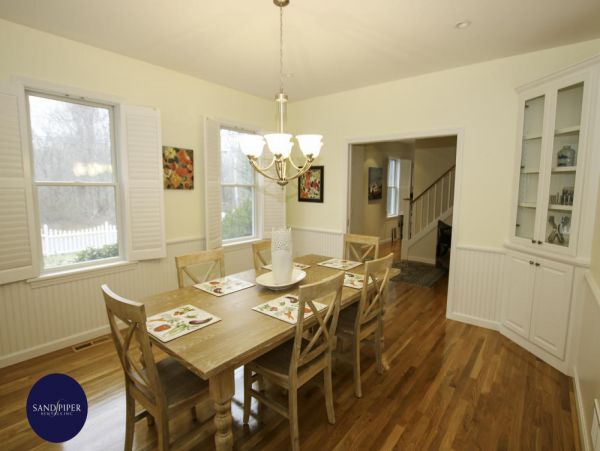 Cape Cod Home 995004