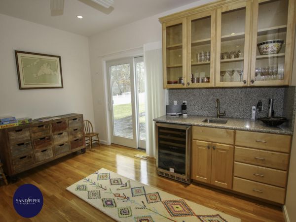 Cape Cod Home 995004