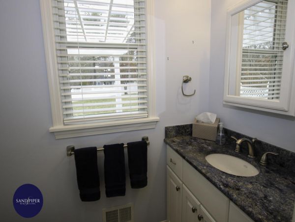 Cape Cod Home 995004