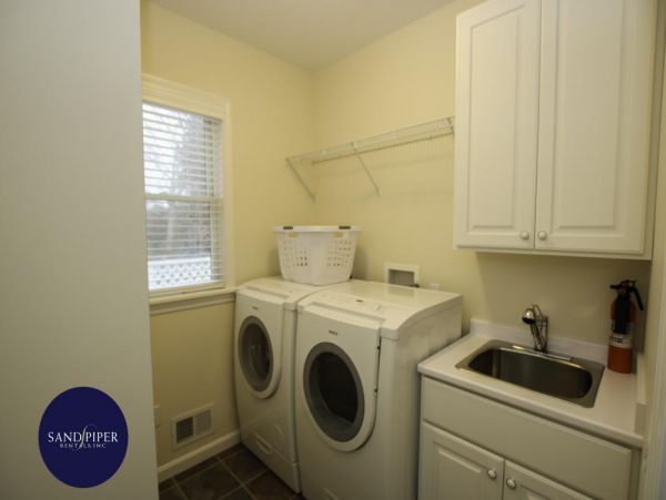 Cape Cod Home 995004