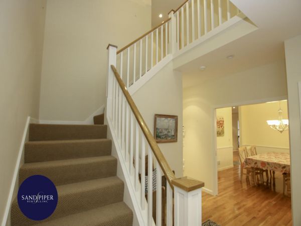 Cape Cod Home 995004