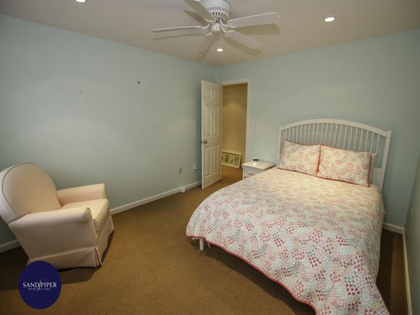 Cape Cod Home 995004