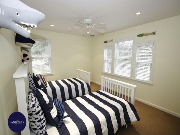 Cape Cod Home 995004