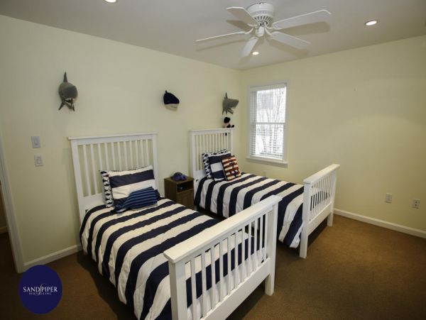Cape Cod Home 995004