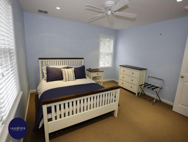 Cape Cod Home 995004