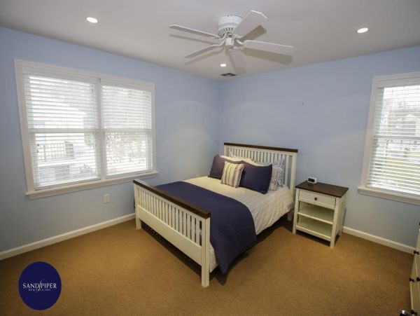 Cape Cod Home 995004