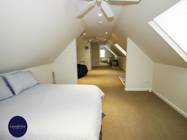 Cape Cod Home 995004