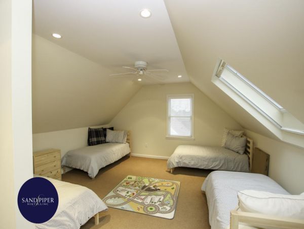 Cape Cod Home 995004
