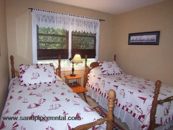 Cape Cod Home 995005