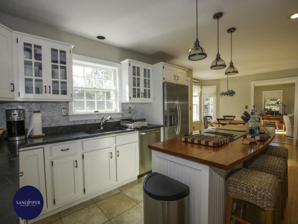 Cape Cod Home 995006