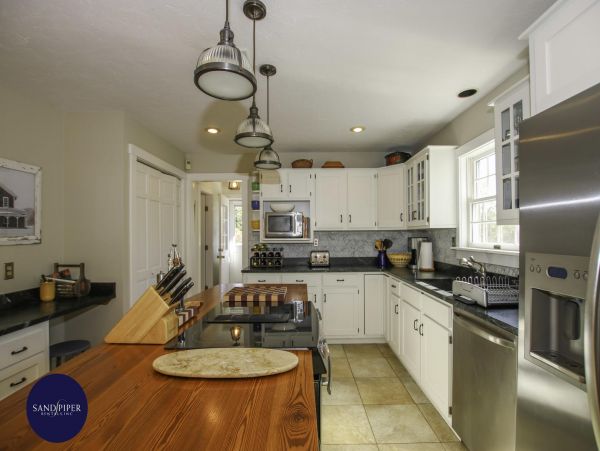 Cape Cod Home 995006