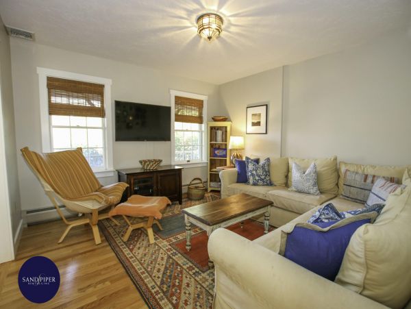 Cape Cod Home 995006