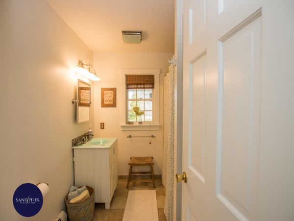 Cape Cod Home 995006