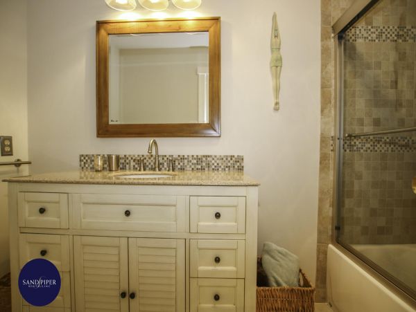 Cape Cod Home 995006