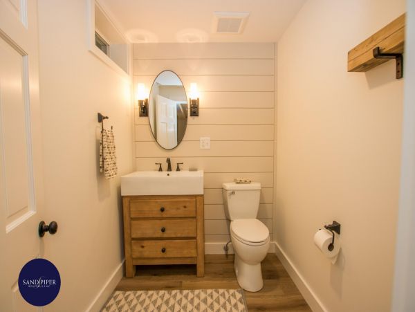 Cape Cod Home 995006