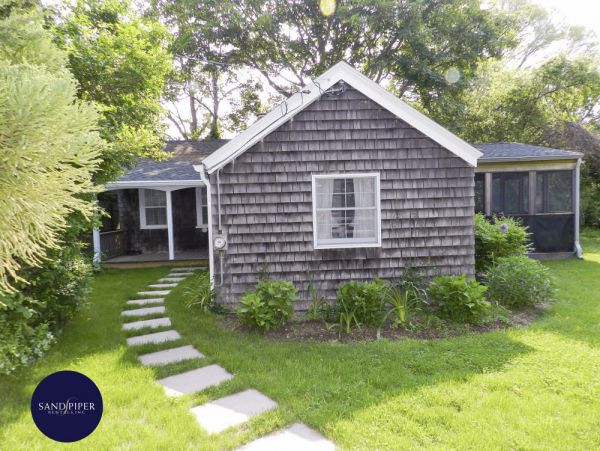 Cape Cod Home 995007