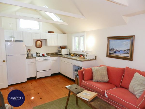 Cape Cod Home 995007
