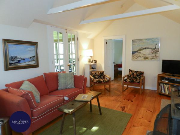 Cape Cod Home 995007