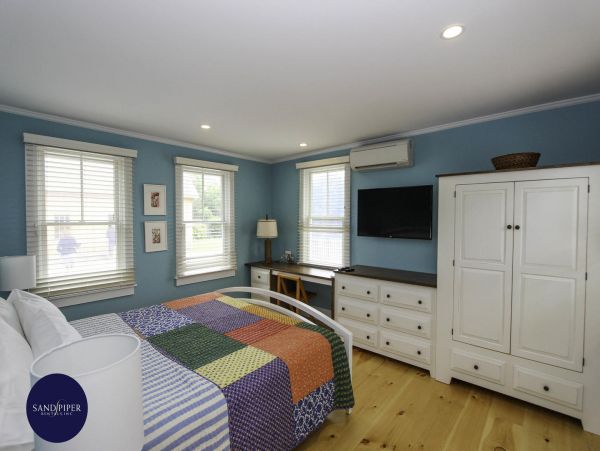 Cape Cod Home 995008