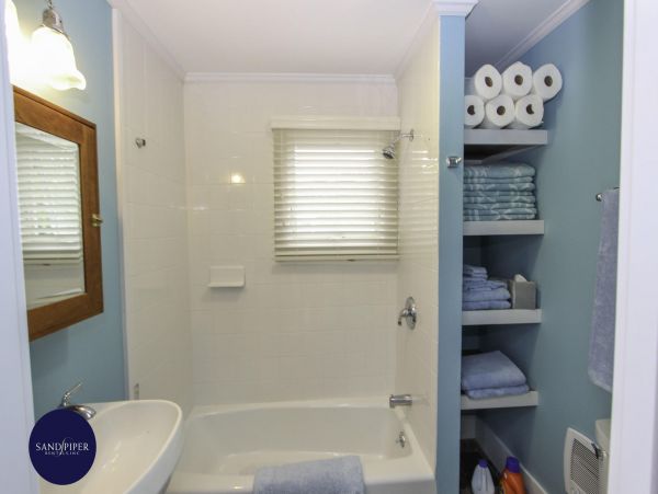 Cape Cod Home 995008