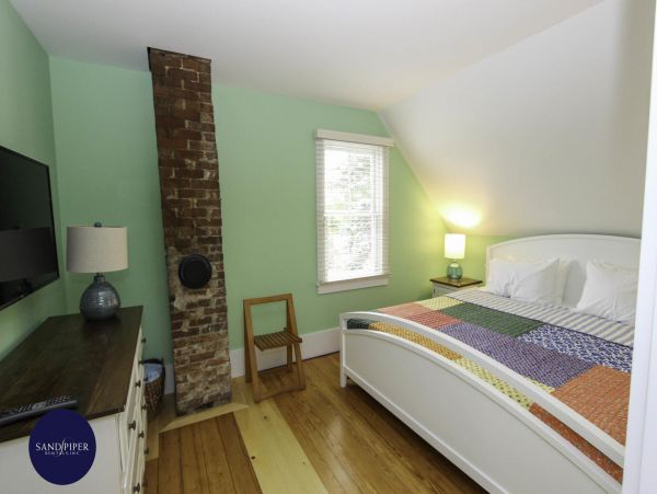 Cape Cod Home 995008
