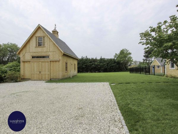 Cape Cod Home 995008