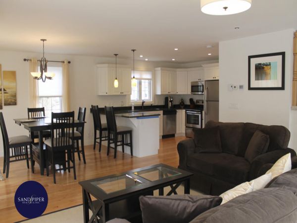 Cape Cod Home 995009