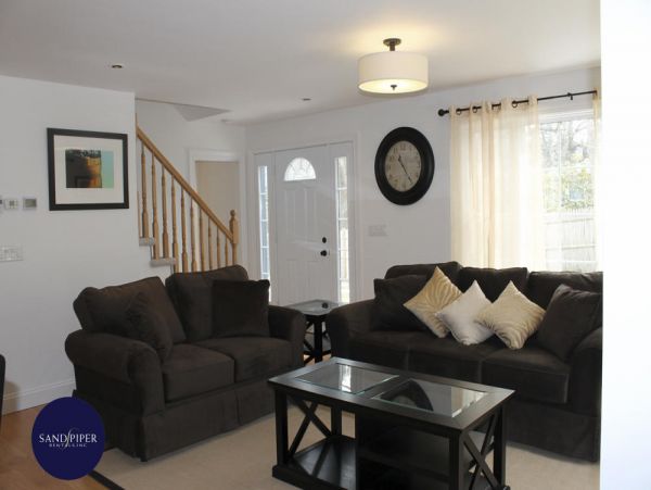 Cape Cod Home 995009