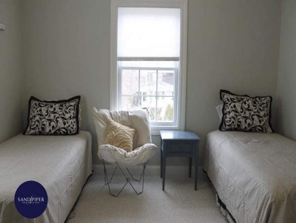 Cape Cod Home 995009