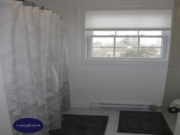 Cape Cod Home 995009