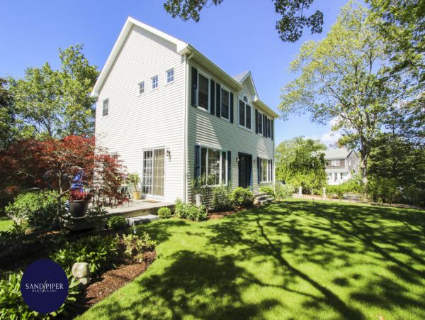 Cape Cod Home 995009