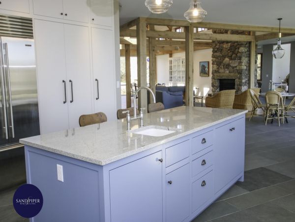 Cape Cod Home 995010