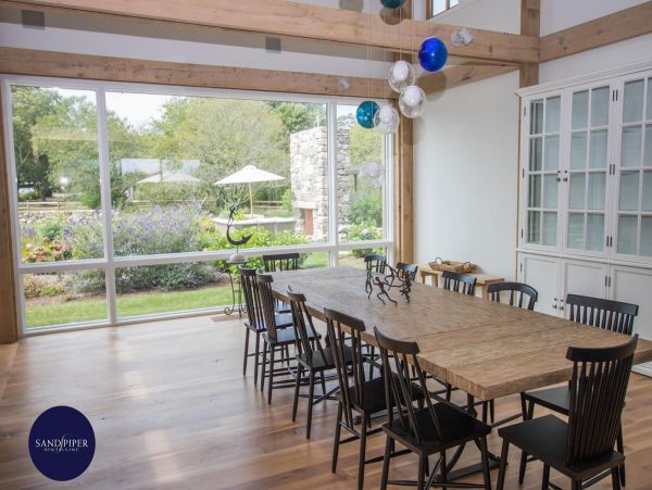 Cape Cod Home 995010