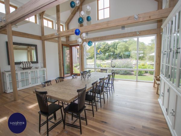 Cape Cod Home 995010