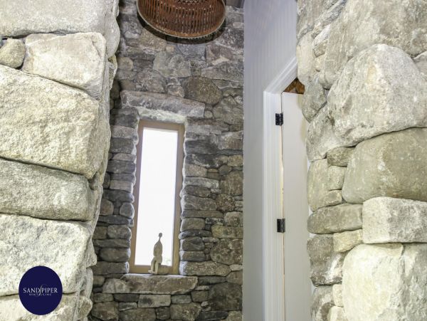 Cape Cod Home 995010