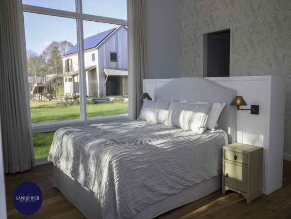 Cape Cod Home 995010