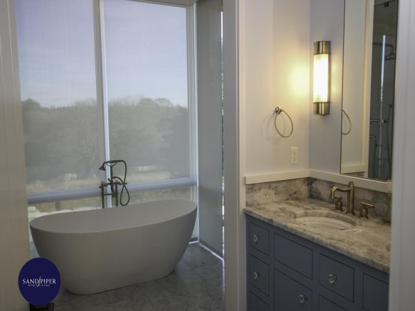 Cape Cod Home 995010