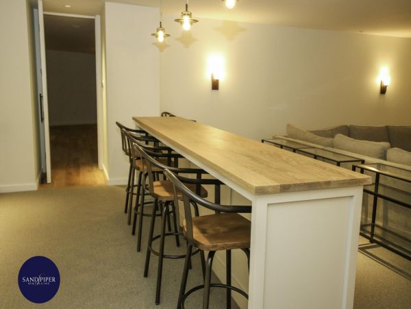 Cape Cod Home 995010