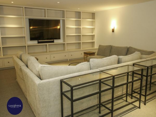 Cape Cod Home 995010