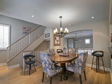 Two Bedrooms Plus Den Vacation Rental Home in Santa Barbara