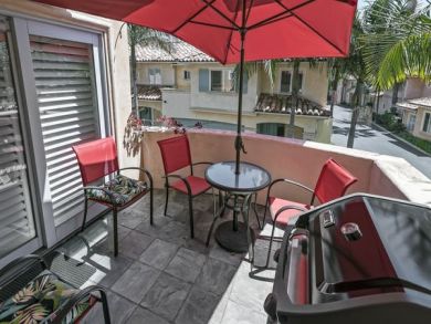 Two Bedrooms Plus Den Vacation Rental Home in Santa Barbara
