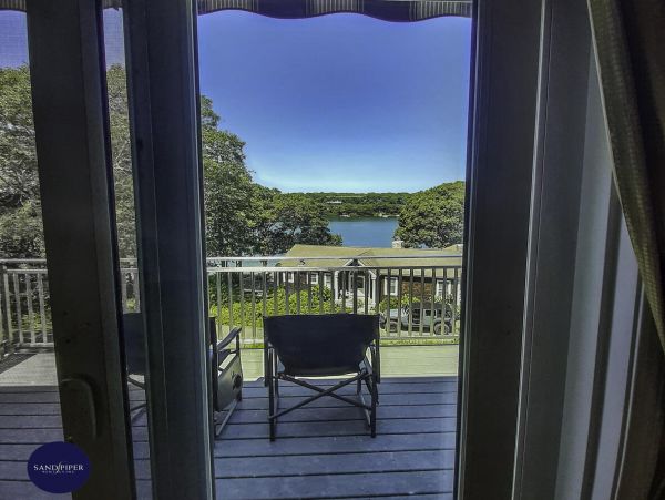Cape Cod Home 995012