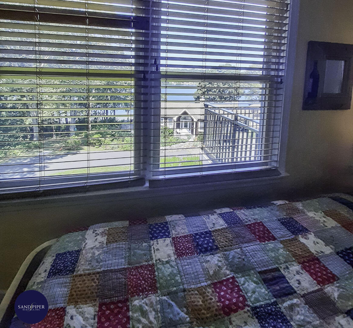 Cape Cod Home 995012