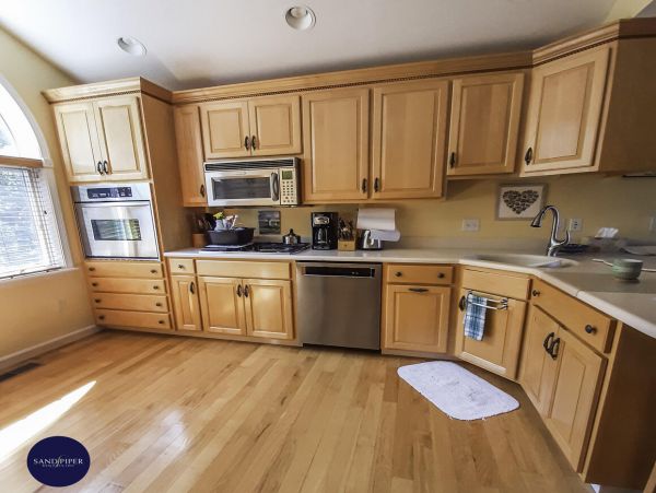 Cape Cod Home 995012