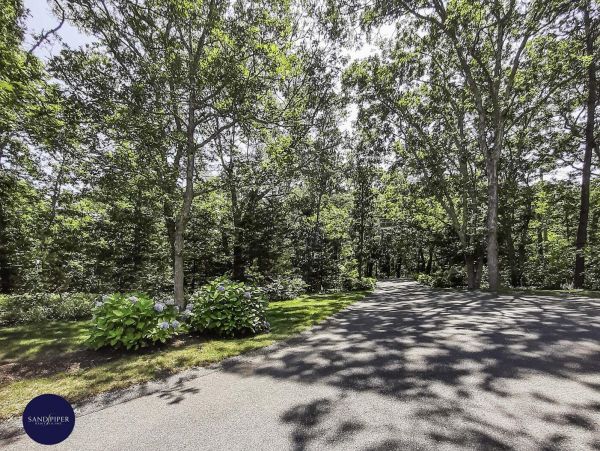 Cape Cod Home 995012
